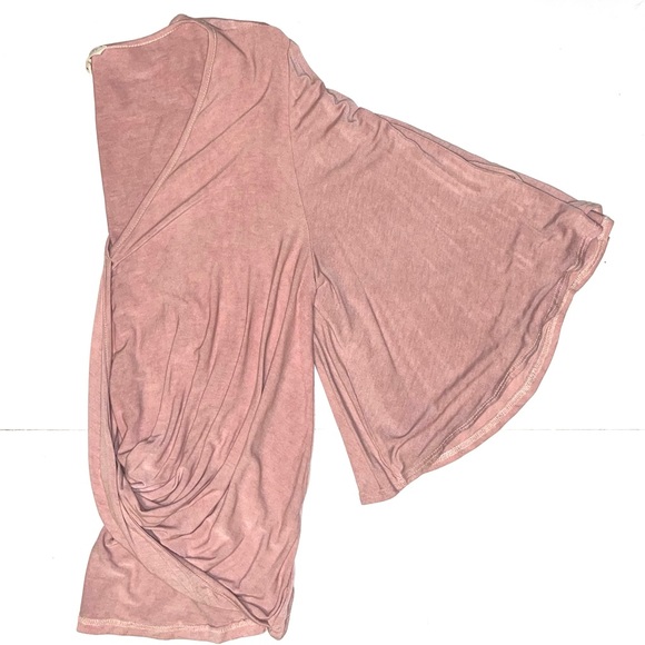 Boutique Wasabi + Mint Los Angeles blush pink bell sleeve blouse - Picture 4 of 16